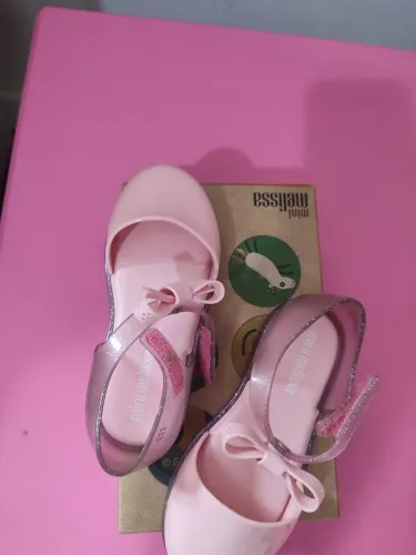 Mini melissa tamanho 23/24. Em excelente estado de conservação