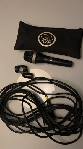 Microfone AKG D5 Dinâmico Supercardioide Preto - Profissional