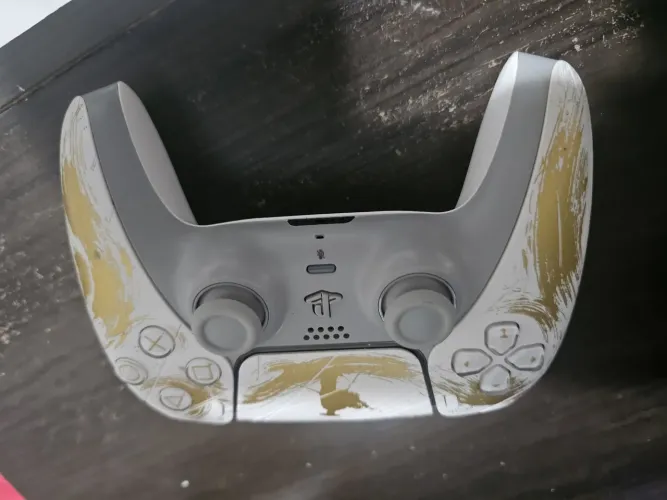 Controle Edição Limitada Ghost Of Yotei de Playstation 5 (PS5) Dourado