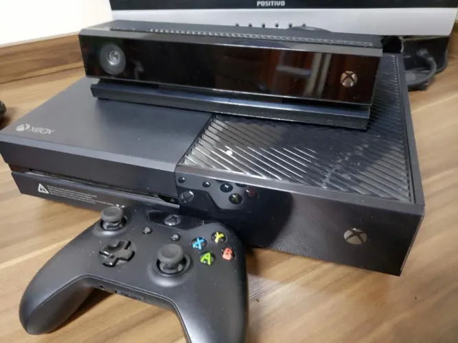 ? Xbox One + Kinect + Caixa - Completo e Funcionando!