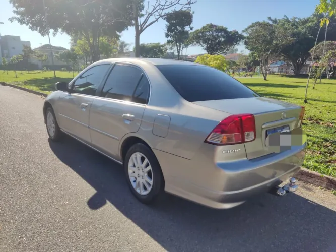Honda Civic Sedan LX 1.7 16V 115cv Mec. 4P 2005