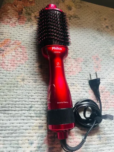 escova secadora Philco Beauty Cherry de 1300 W.