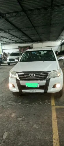 Toyota Hilux CD SRV 4X4 2.7 Flex 16V Aut. 2013