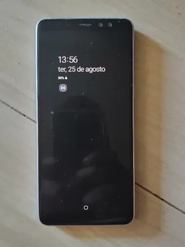 Celular para a venda de peças 