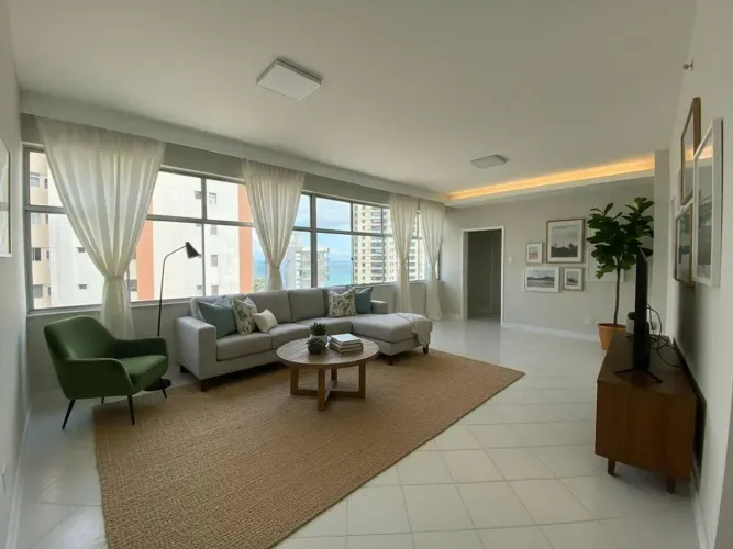 Apartamento 3/4 vista mar, campo grande, reformado, varandao.
