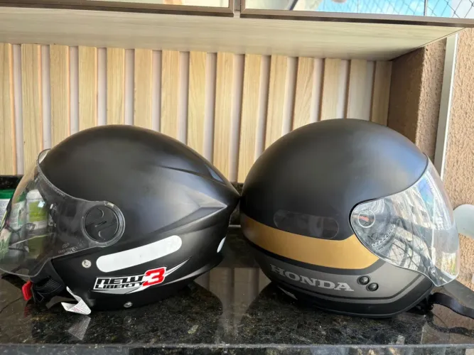 Capacete original comprado na honda número 60 + Capacete PRO TORK número 58