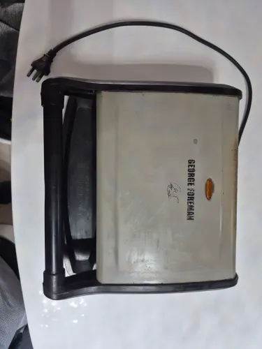 Grill George Foreman Família 127V (Modelo GBZ80) - Com Bandeja Coletora