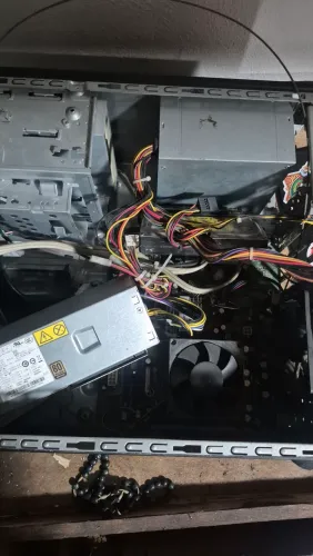 Vendo computador desmontado( com problemas nao identificados)
