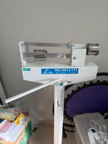 Balança Antropométrica Mecânica Micheletti - Consultório