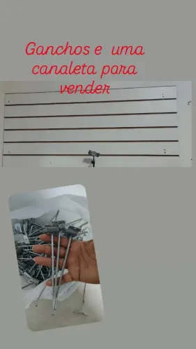 Canaleta e ganchos