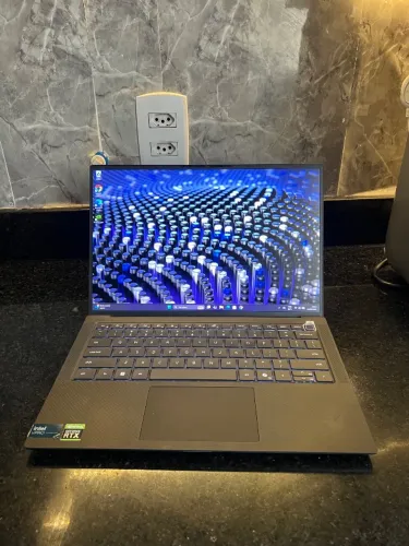 Notebook Dell Precision Core ultra 9 RTX 1000 ADA - Alto performance