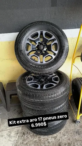 aro 17 Hilux novinhas c pneus novinhos