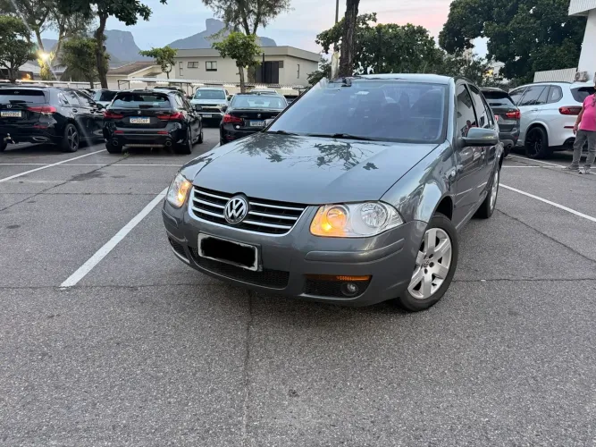 Volkswagen Bora 2.0/ 2.0 Flex 8V Aut. 2009