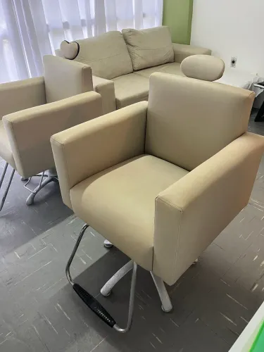Cadeira de cabeleireiro usada em bom estado de uso