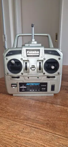 Rádio Para Aeromodelo Furaba AZPT4YBF72B