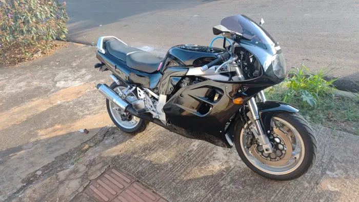 Suzuki gsxr 1100w 