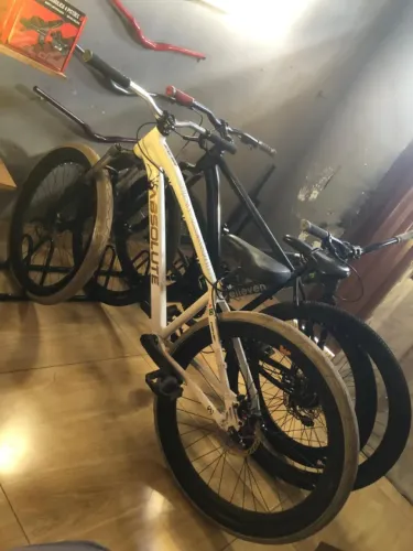 Bike Brutos pro Branca com cubo barulhento