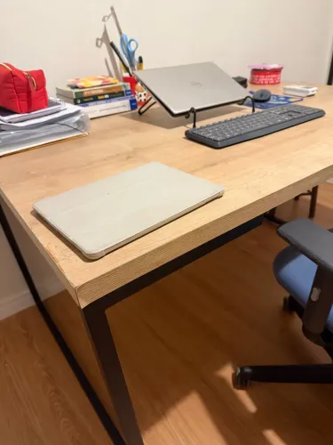Mesa de Escritório 1,50m x 0,90m - Ampla, Moderna e Conservada