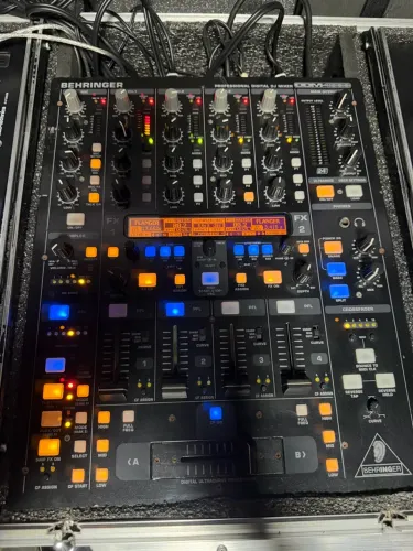 Mixer Behringer DDM4000