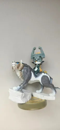 Amiibi Wolf Link e Midna