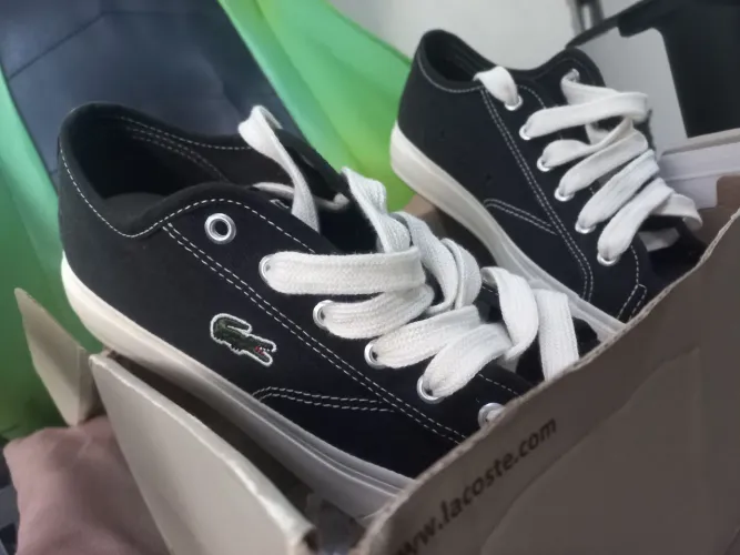 Tênis Lacoste original 39