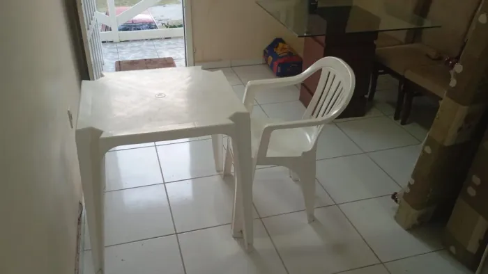 Cadeira e Mesa