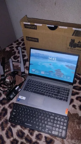VENDA OU TROCA POR IPHONE | Notebook Lenovo i3 12ª Geração + acessórios