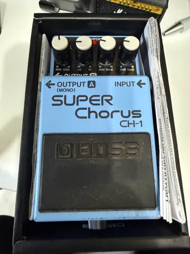 Vendo pedal Boss super chorus CH-1