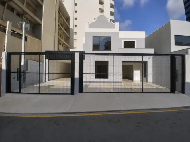 Salão Comercial com 164m² de área útil no Centro da cidade.