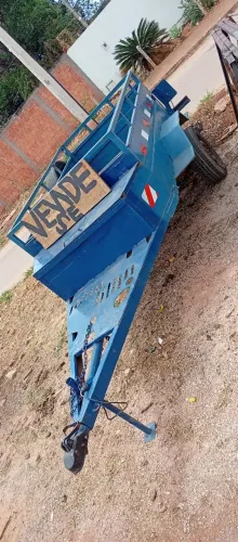 Vendo Barato , Aceito Propostas (Carretinha reforçada Nenhum ferrugem , em ótimo estado)
