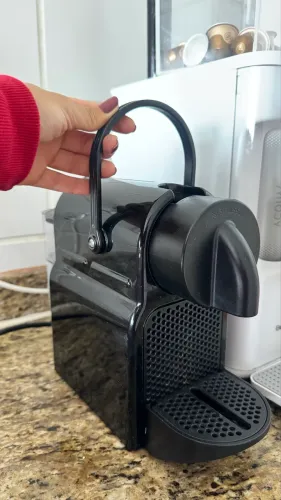 Cafeteira Nespresso Inissia Preta - 127V
