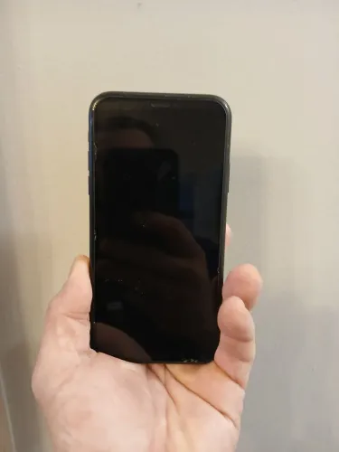 Iphone XR em boas condições.