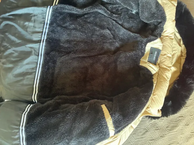 Jaqueta de inverno  impermeável com touca removível 