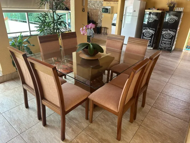 Vendo mesa sala de jantar semi nova