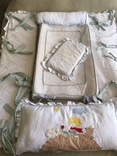 Kit de Berço bordado a mão- O Pequeno Príncipe - menino - 100% Algodão