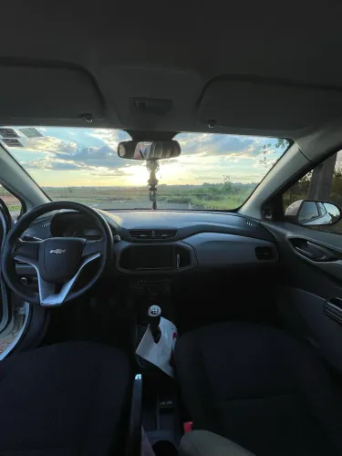 Chevrolet Onix JOY Hatch 1.0 8V Flex Mec. 4P 2018