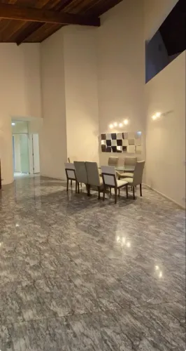 Belissima casa com 4 dormitórios sendo 3 suítes piscina aquecida