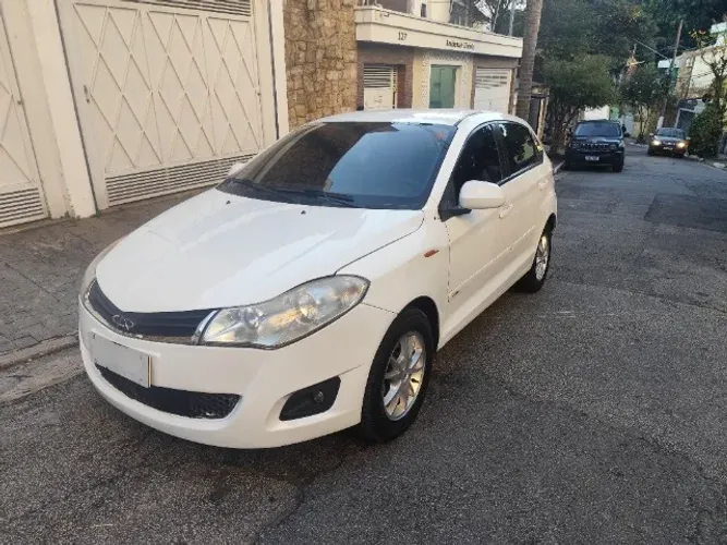 Chery Celer Hatch 1.5 16V Flex 5P 2015