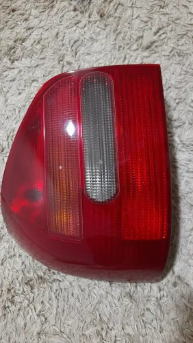 Lanterna Audi A3 lado esquerdo original 