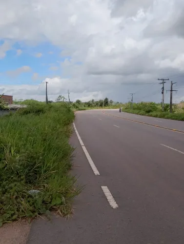 Sítio na estrada de Manacapuru vendo  com casa