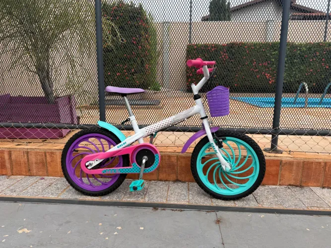 Bicicleta Infantil Aro 16" Caloi Ceci com Cestinha