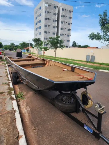 Barco 6m + motor 50hp + carreta