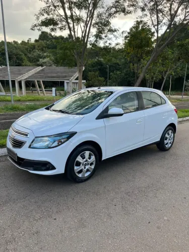 Chevrolet Onix Hatch LT 1.4 8V Flex Power Mec. 4P 2014