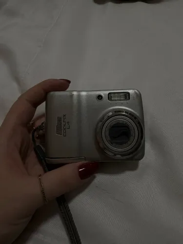 Nikon Coolpix L4