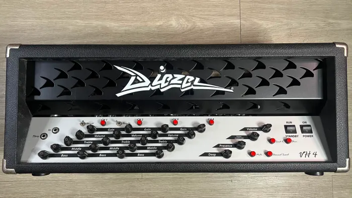 AMPLIFICADOR GUITARRA DIEZEL VH4