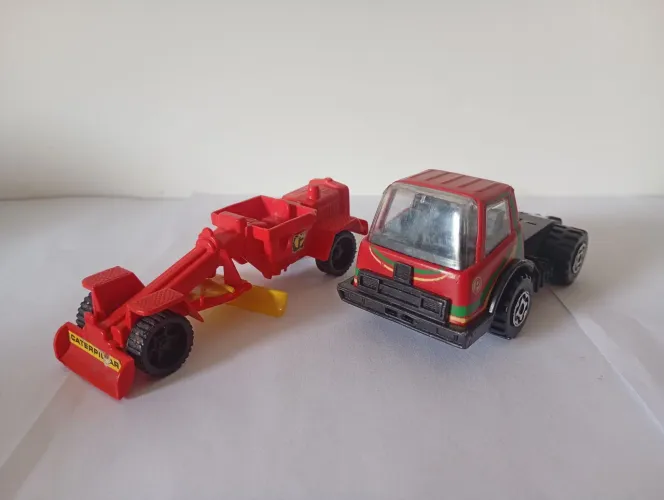Lote - 02 Miniaturas Anos 90