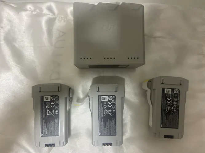 Kit 3 baterias DJI originais (Duas 3850 mAh + Uma 2743 mAh)