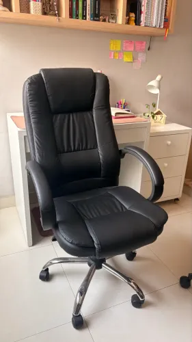 Cadeira de Escritório Presidencial Jonhson Travel Max Preta - 10 meses de uso 