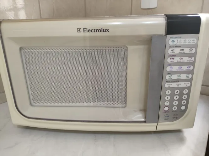 Microoondas Electrolux 31 litros 1500W