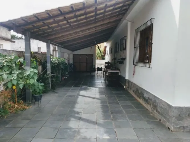 Casa com 3 dormitórios à venda, 140 m² por R$ 685.000,00 - Centro - Campos dos Goytacazes/
